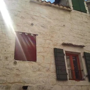 https://house-ivancic.hotels-in-trogir.com
